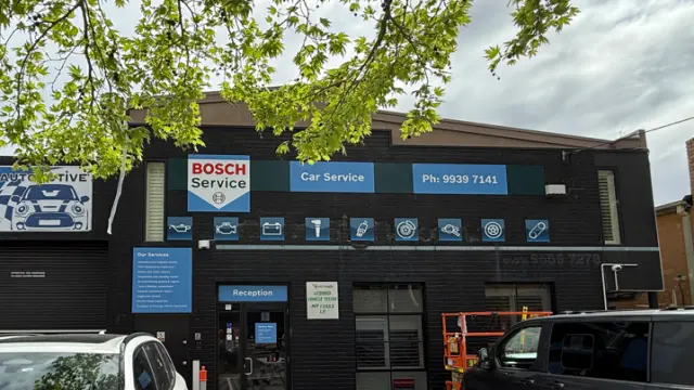 The team for mechanics at the Bosch Car Service Oakleigh Victoria Australia