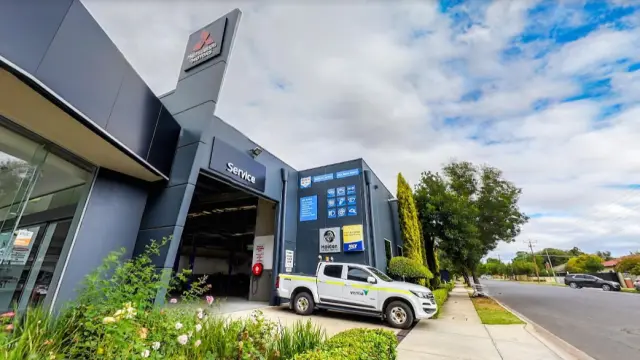 Bosch Car Service Bacchus Marsh building front with a street view.