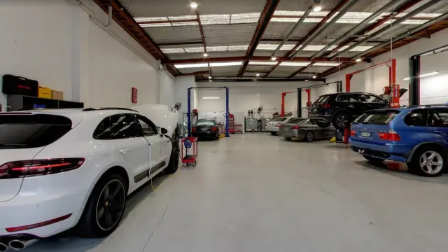 Burgers Motor Works establish car service in Auckland