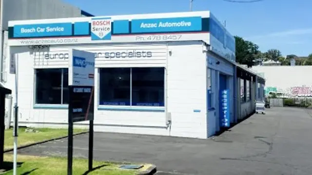 Automotive experts at Bosch Car Service in North Shore City - Front view