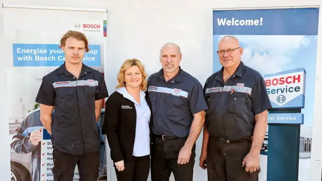 Expert team of mechanics at Bosch Car Service Raceview.
