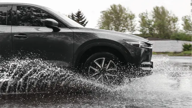 Avoiding Aquaplaning: How to Stay in Control During Wet Road Conditions