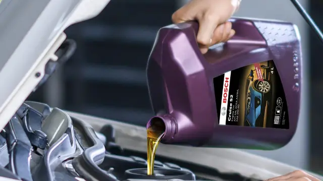 Which engine oil helps you save fuel? - Fuel Saving Guide - Bosch Car Service
